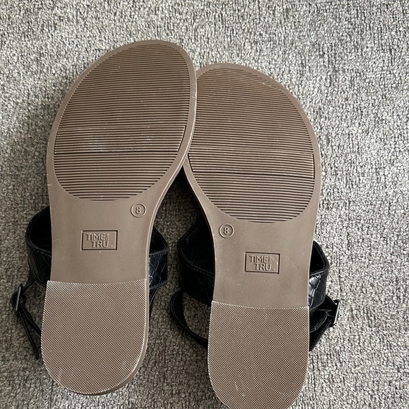 Time and Tru Black Woven Sandals - Picture 3 of 3